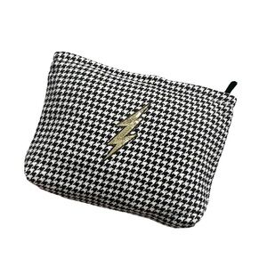 Houndstooth NWOT Woven Pouch‎